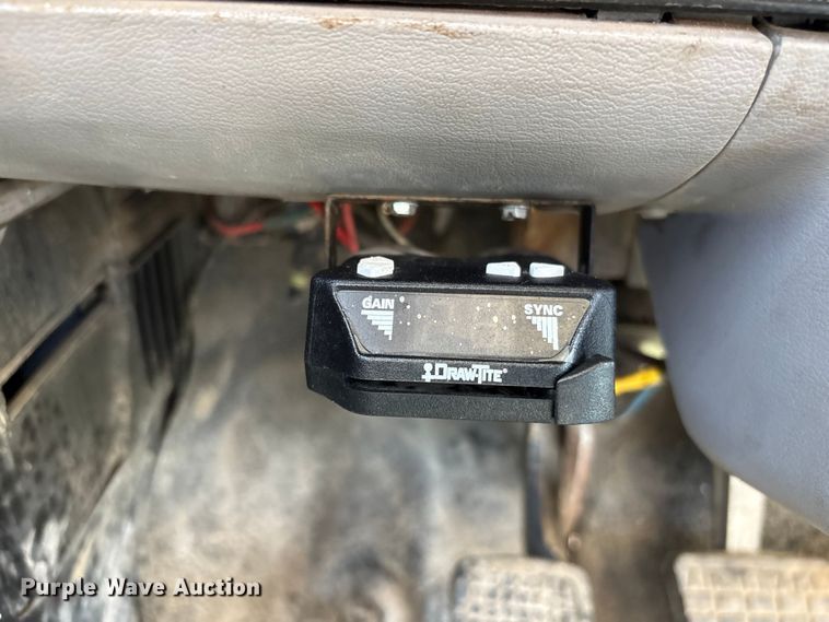 image for item EI5840 1997 Ford F800 tow truck