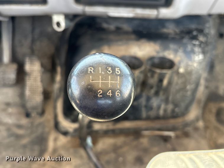 image for item EI5840 1997 Ford F800 tow truck