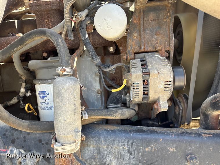 image for item EI5840 1997 Ford F800 tow truck