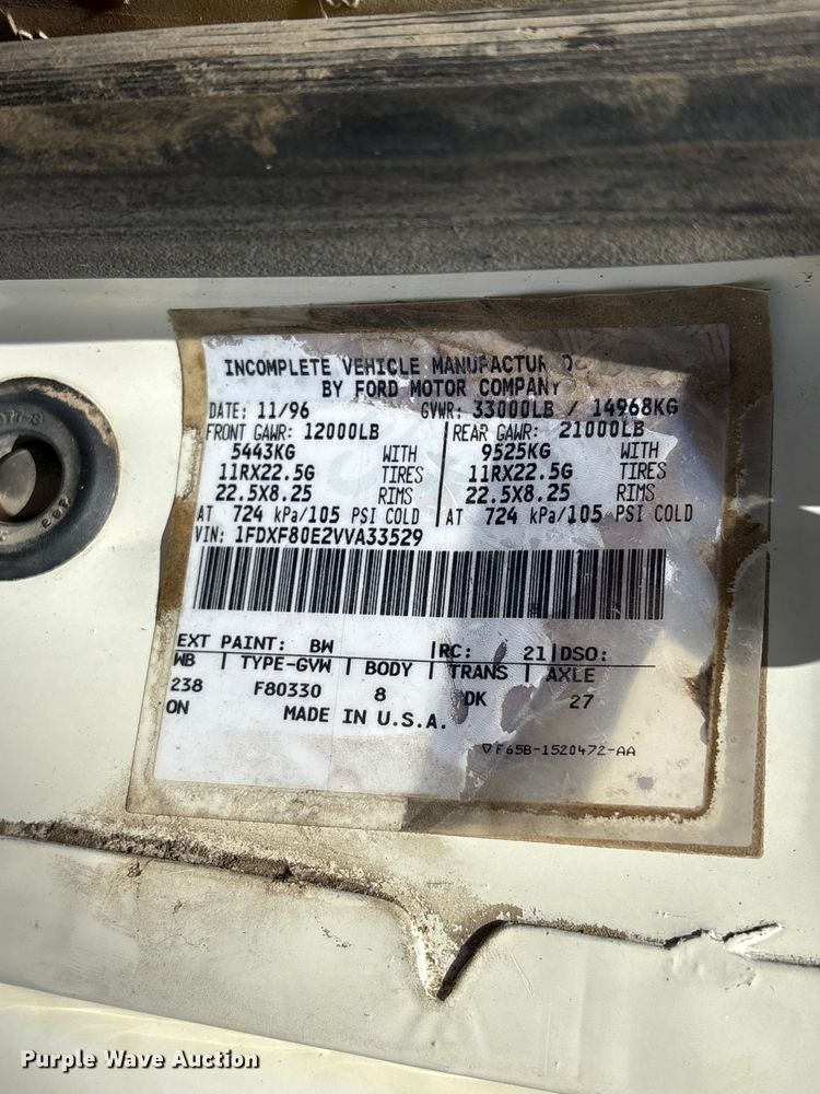 image for item EI5840 1997 Ford F800 tow truck