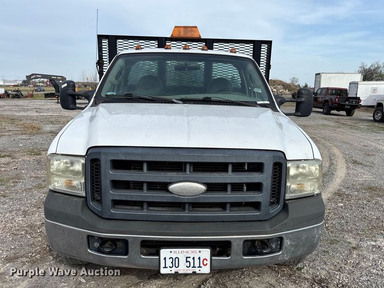 image for item EM0083 2006 Ford F350 Super Duty XL flatbed pickup truck