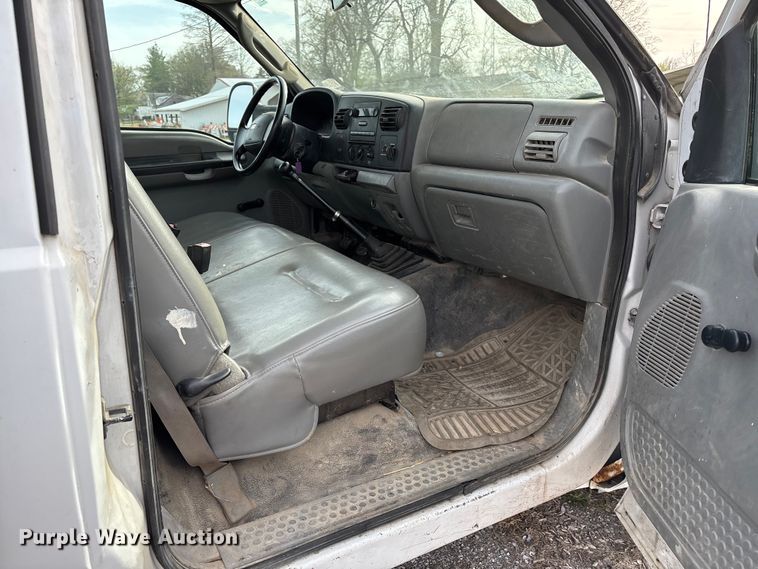 image for item EM0083 2006 Ford F350 Super Duty XL flatbed pickup truck