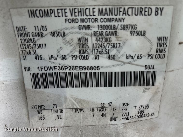 image for item EM0083 2006 Ford F350 Super Duty XL flatbed pickup truck