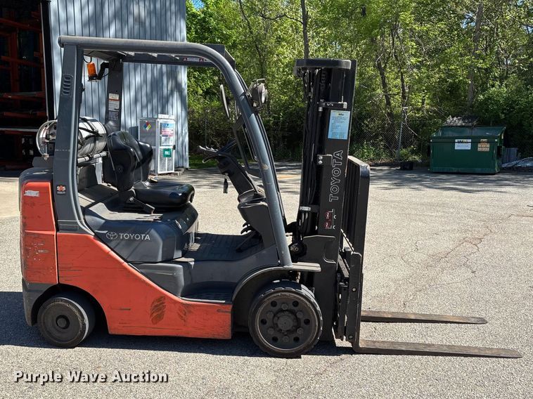 image for item EM0104 2013 Toyota 8FGCU25 forklift