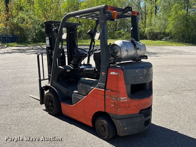 image for item EM0104 2013 Toyota 8FGCU25 forklift