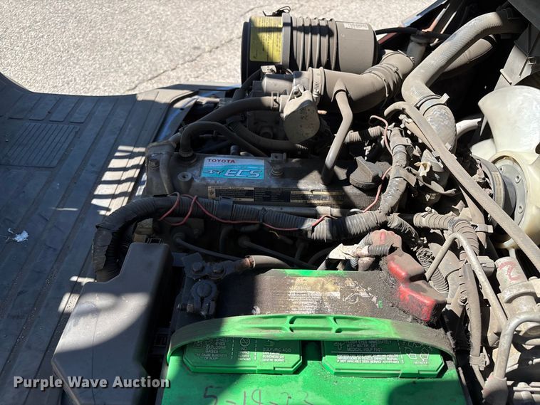 image for item EM0104 2013 Toyota 8FGCU25 forklift