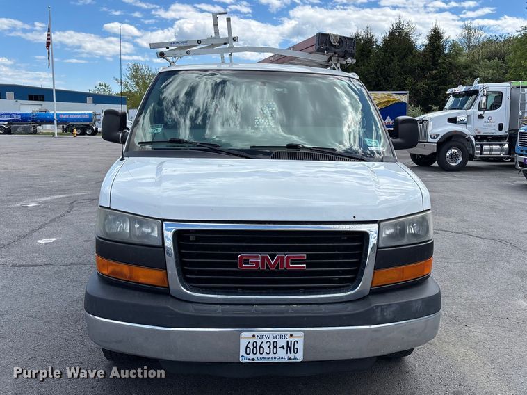 image for item EM0112 2014 GMC Savana van
