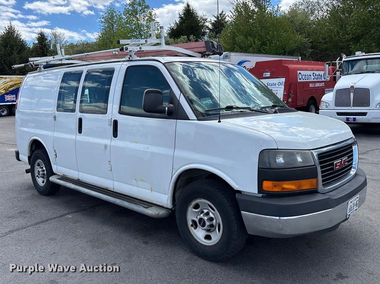 image for item EM0112 2014 GMC Savana van