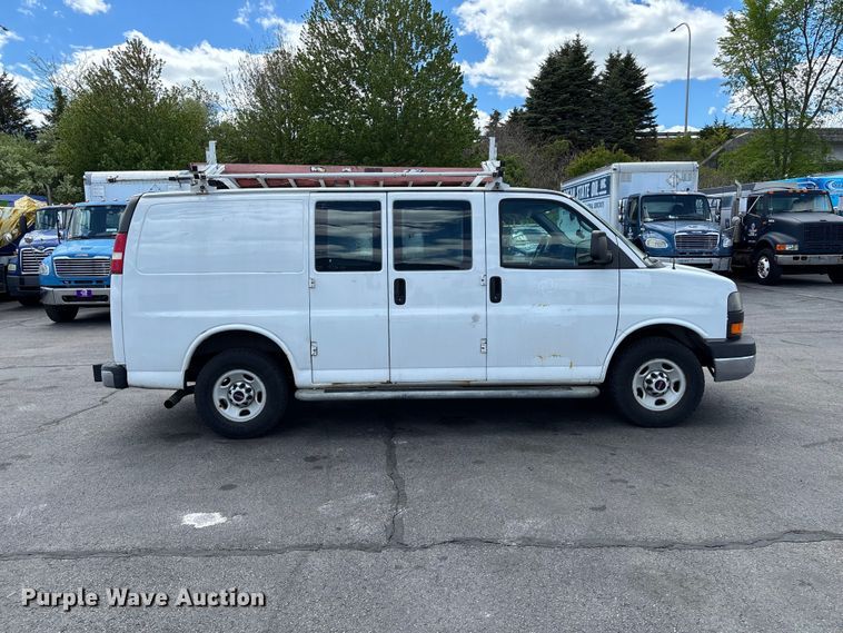 image for item EM0112 2014 GMC Savana van