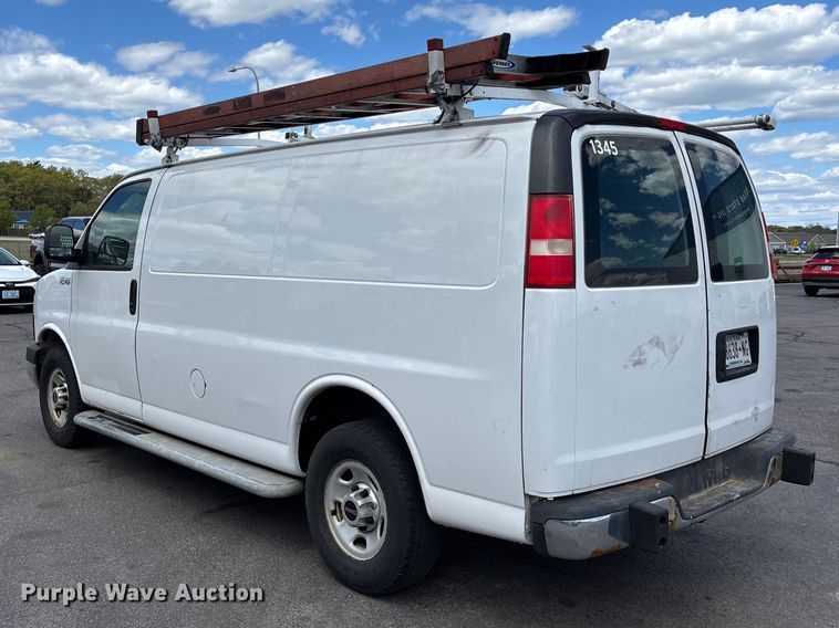 image for item EM0112 2014 GMC Savana van