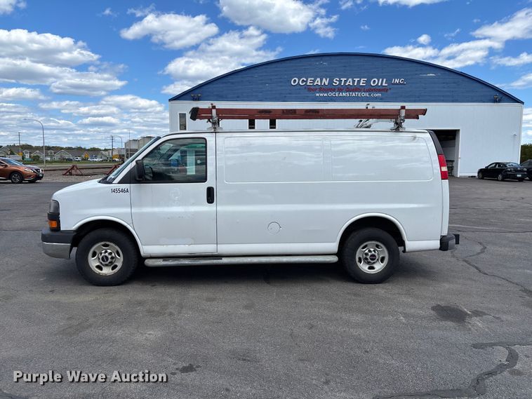 image for item EM0112 2014 GMC Savana van