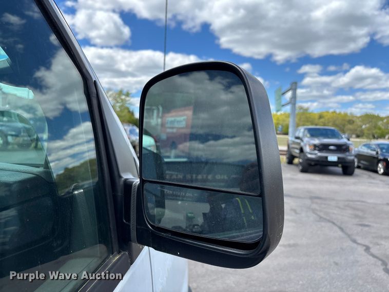 image for item EM0112 2014 GMC Savana van