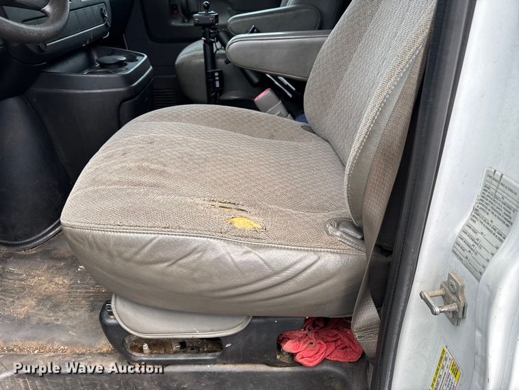 image for item EM0112 2014 GMC Savana van