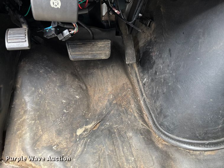 image for item EM0112 2014 GMC Savana van