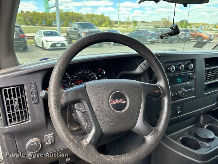 image for item EM0112 2014 GMC Savana van