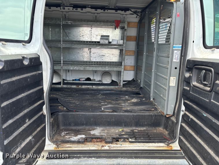 image for item EM0112 2014 GMC Savana van