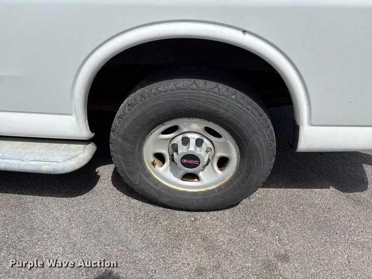 image for item EM0112 2014 GMC Savana van