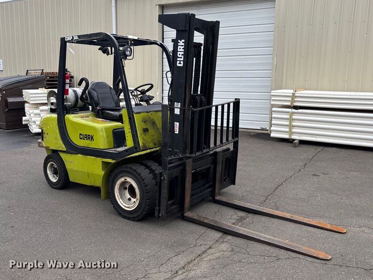 image for item EM0118 2021 Clark CMP30L forklift