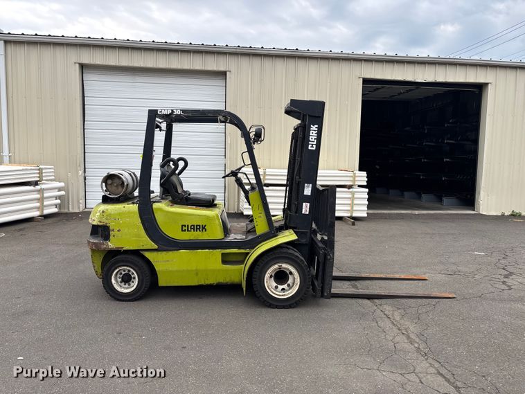 image for item EM0118 2021 Clark CMP30L forklift