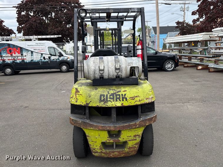 image for item EM0118 2021 Clark CMP30L forklift