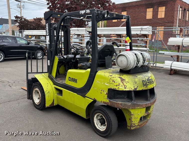 image for item EM0118 2021 Clark CMP30L forklift