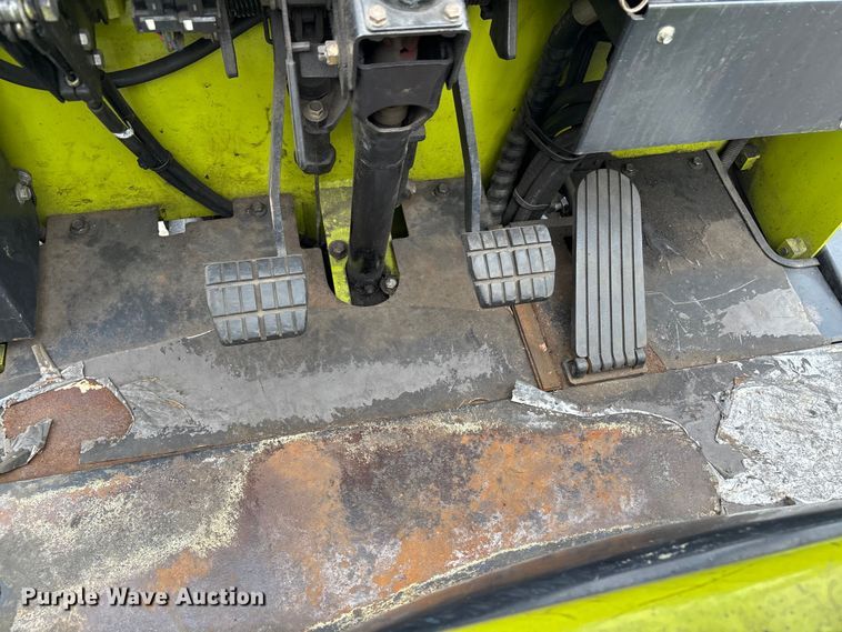 image for item EM0118 2021 Clark CMP30L forklift
