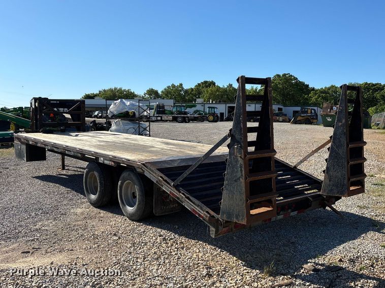 image for item EO4254 2005 Big Tex 20GN equipment trailer