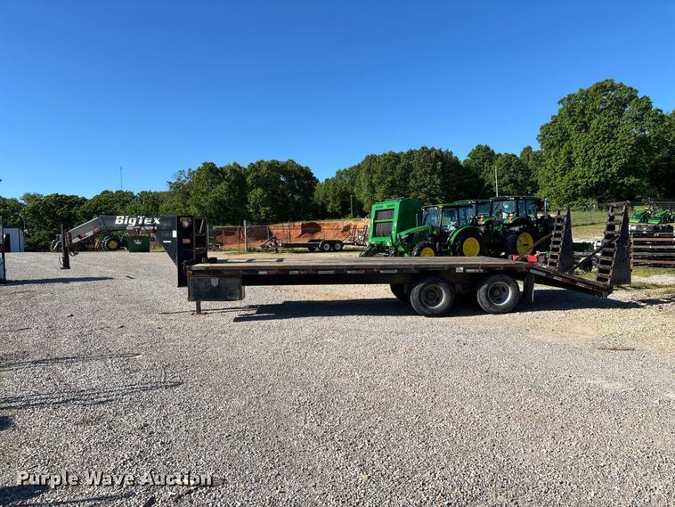 image for item EO4254 2005 Big Tex 20GN equipment trailer