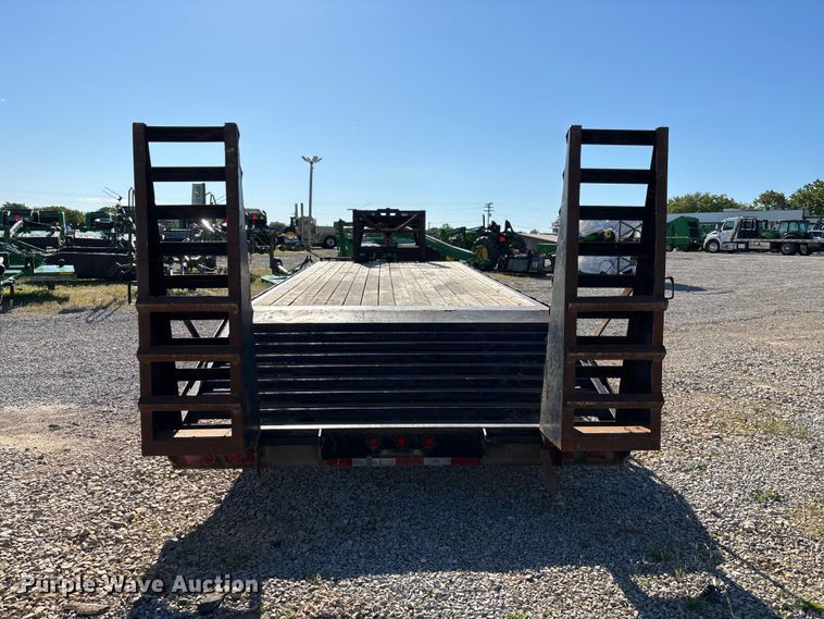 image for item EO4254 2005 Big Tex 20GN equipment trailer