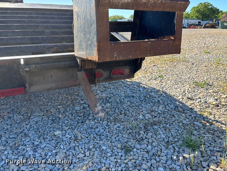 image for item EO4254 2005 Big Tex 20GN equipment trailer