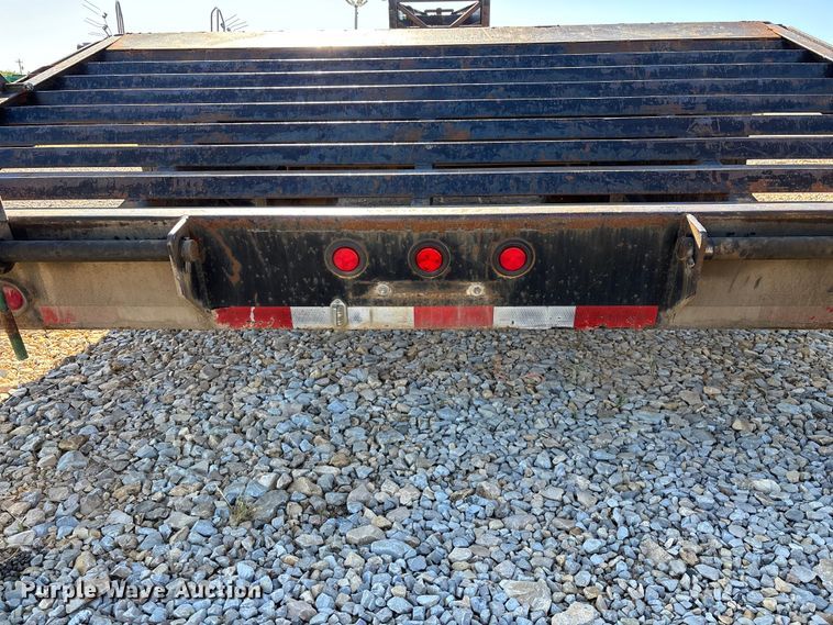 image for item EO4254 2005 Big Tex 20GN equipment trailer