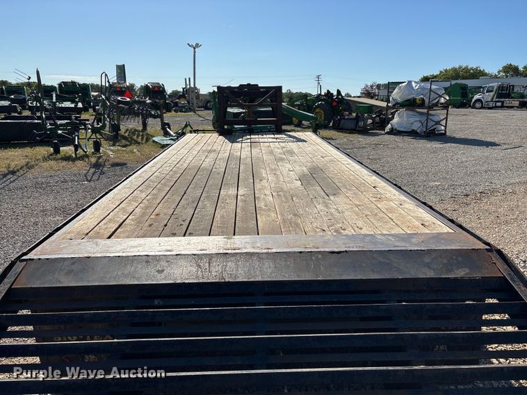 image for item EO4254 2005 Big Tex 20GN equipment trailer