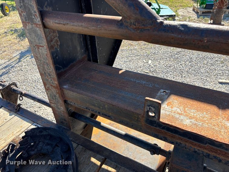 image for item EO4254 2005 Big Tex 20GN equipment trailer