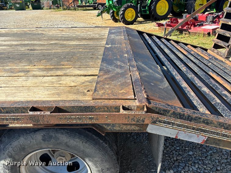 image for item EO4254 2005 Big Tex 20GN equipment trailer