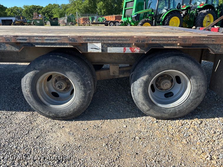 image for item EO4254 2005 Big Tex 20GN equipment trailer