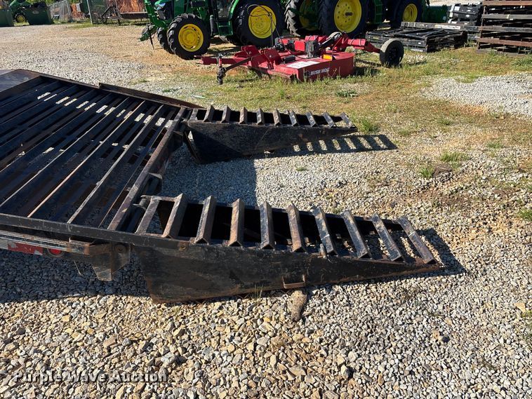 image for item EO4254 2005 Big Tex 20GN equipment trailer