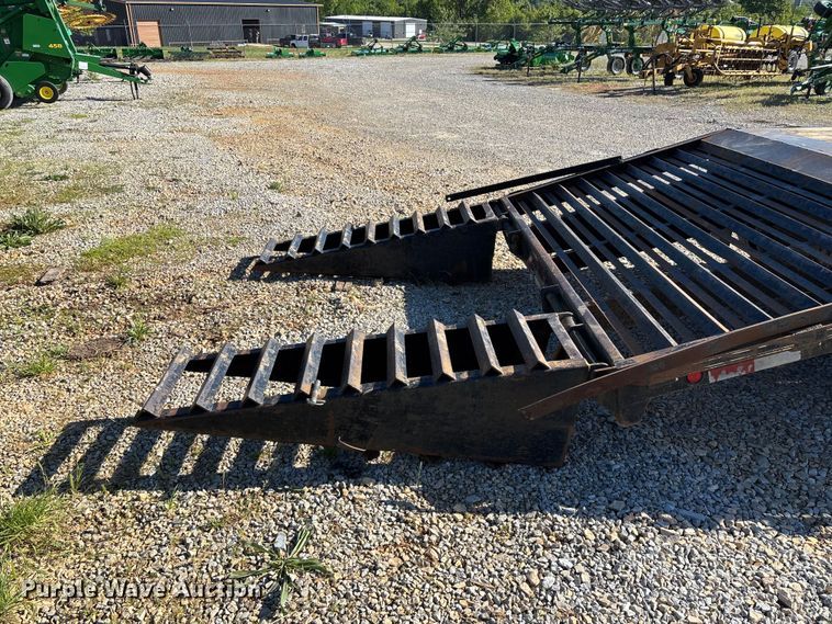 image for item EO4254 2005 Big Tex 20GN equipment trailer