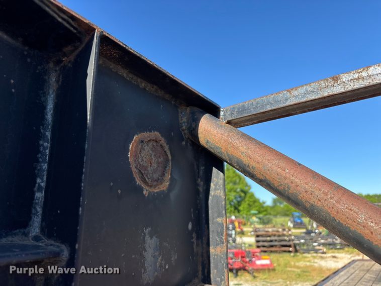 image for item EO4254 2005 Big Tex 20GN equipment trailer