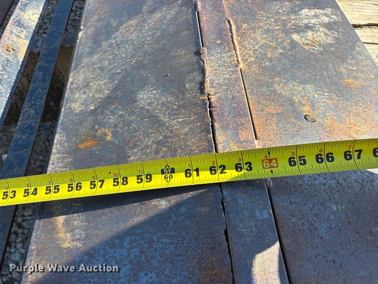 image for item EO4254 2005 Big Tex 20GN equipment trailer