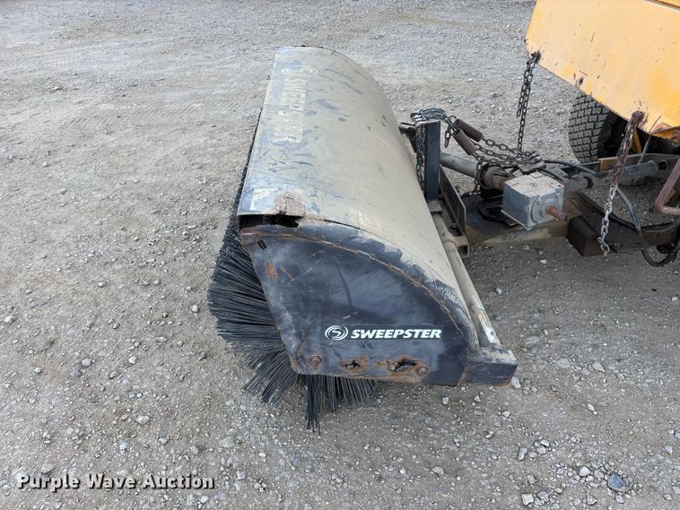 image for item EO4259 2007 Hustler 4600 ZTR lawn mower