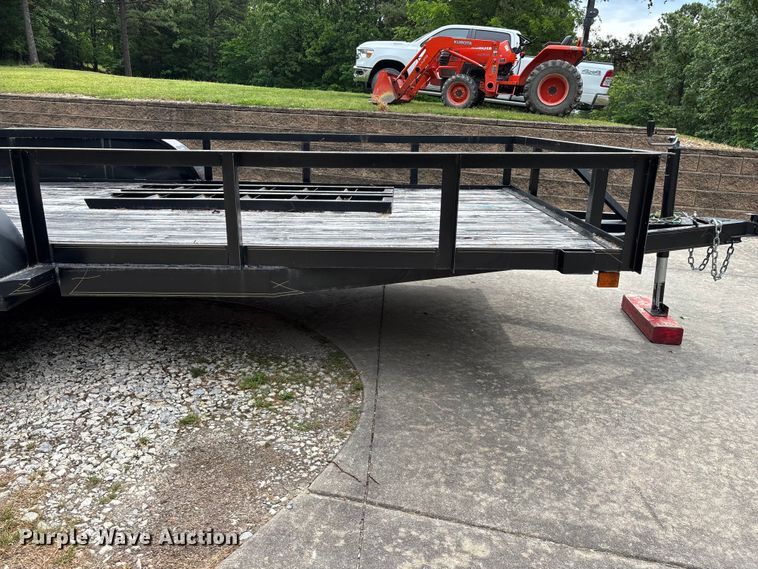 image for item EO4287 2004 utility trailer