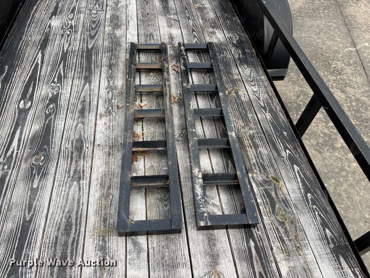 image for item EO4287 2004 utility trailer