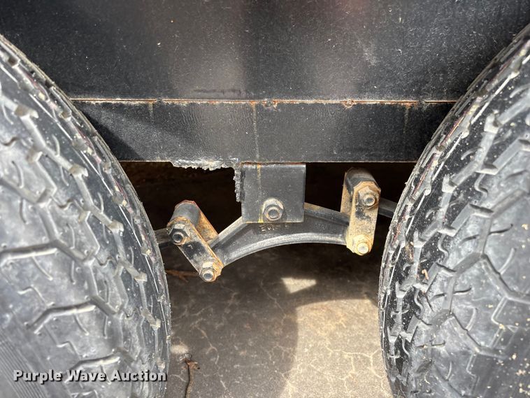 image for item EO4287 2004 utility trailer