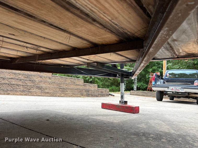 image for item EO4287 2004 utility trailer