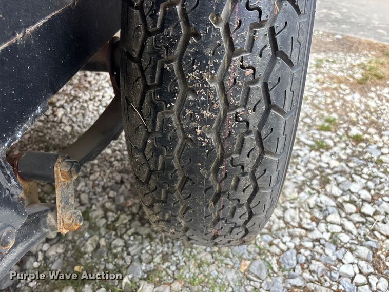 image for item EO4287 2004 utility trailer