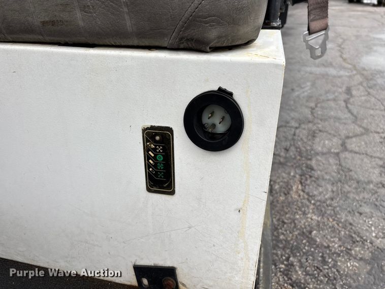 image for item EO4305 Columbia golf cart