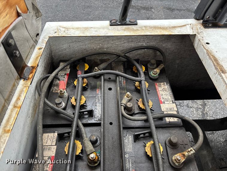 image for item EO4305 Columbia golf cart