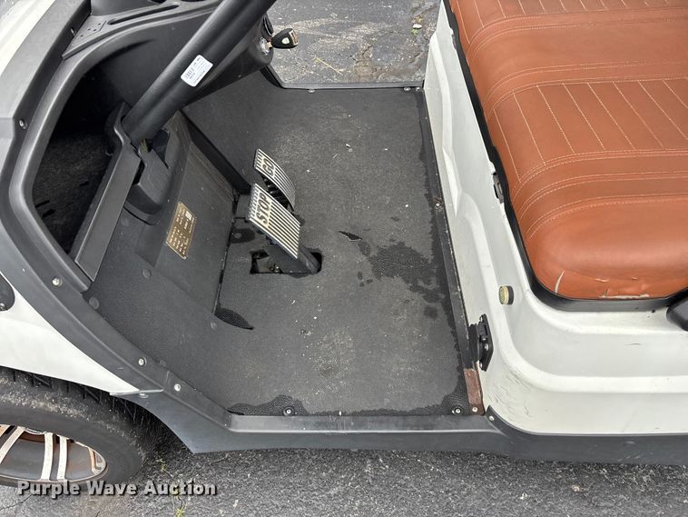 image for item EO4311 Icon Cruise Car LT-A617.2 golf cart