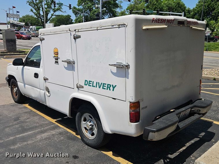 image for item EO7351 2003 Chevrolet Silverado 1500 catering bed pickup truck