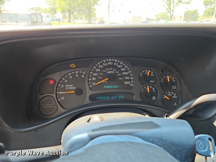 image for item EO7351 2003 Chevrolet Silverado 1500 catering bed pickup truck